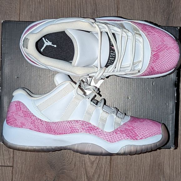 Jordan Retro Low 11's Pink Snakeskin - Picture 4 of 8